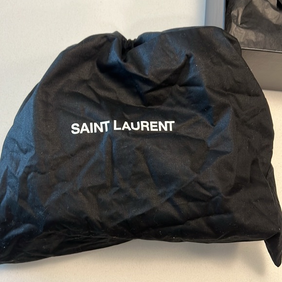 Saint Laurent TAKE-AWAY BOX IN LEATHER - Picture 15 of 17